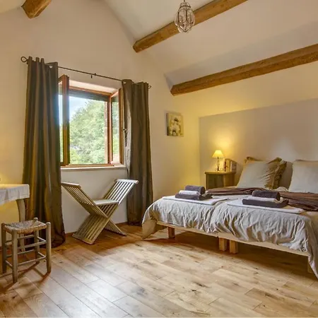 L'estrade Sleeps 5 Pool Wifi *