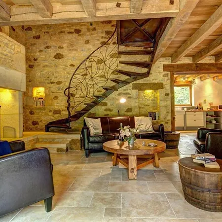 L'estrade Sleeps 5 Pool Wifi *